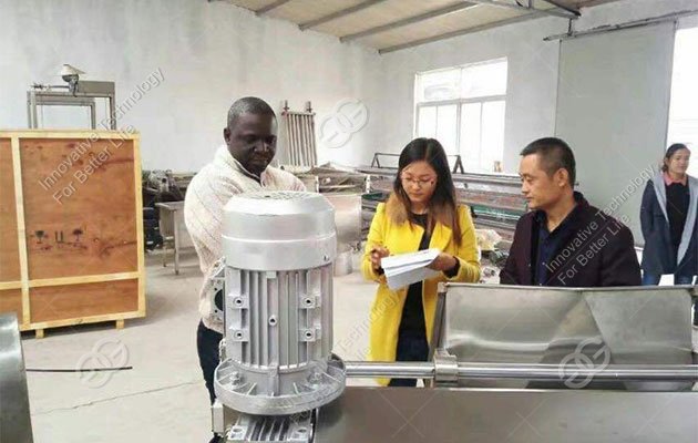 American customers came to test our chin chin production line