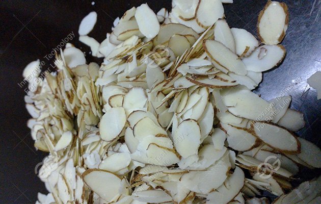 Nuts Slicer Machine